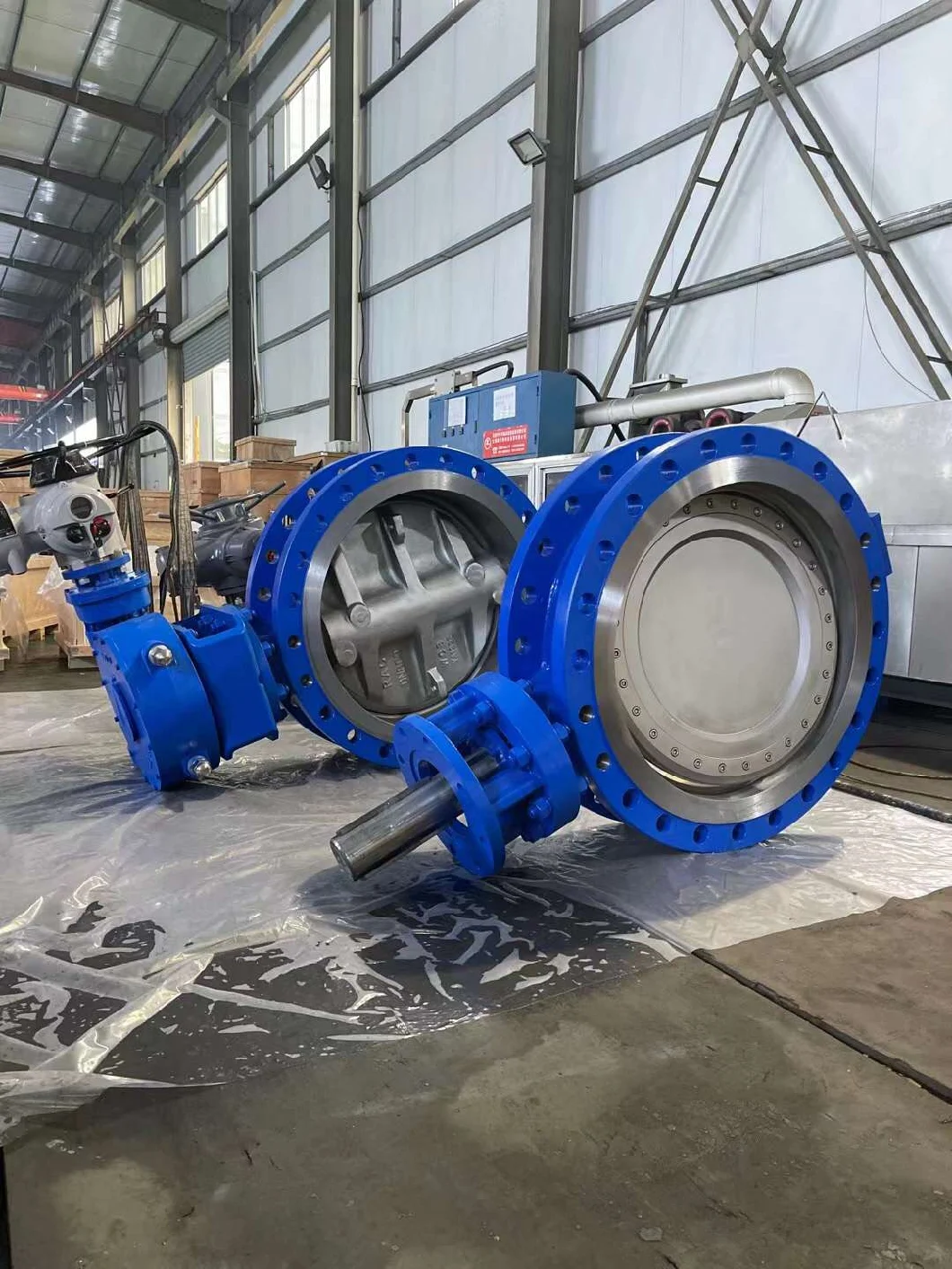 Pn16 DN2000 Carbon Steel Triple Offset Flange Butterfly Valve with Gear Box